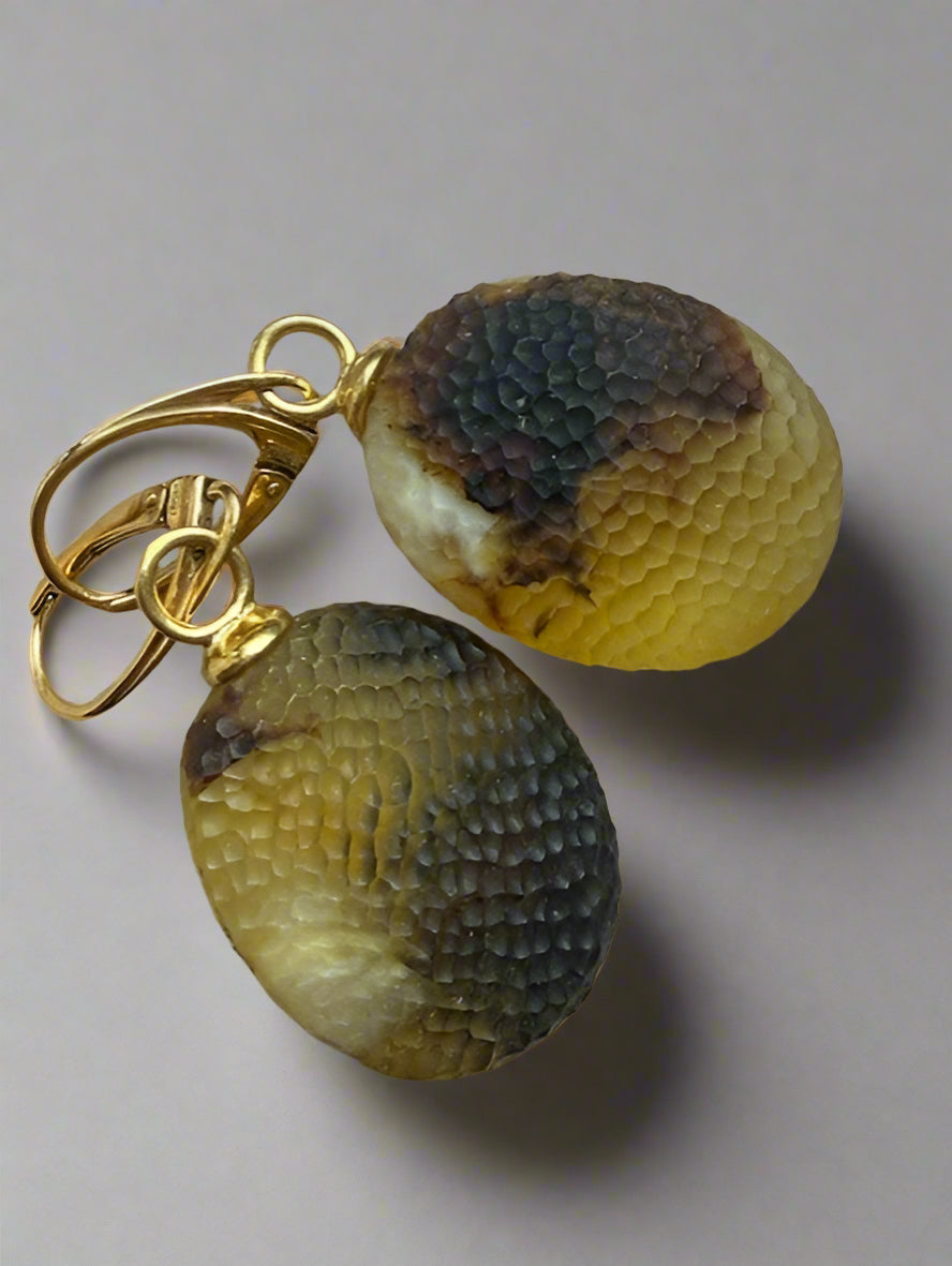 Oval-shaped amber stones Earrings