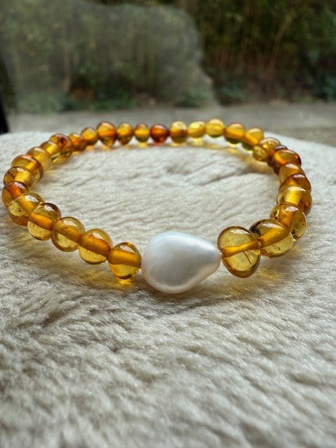 Dainty Amber and Pearl Bracelet