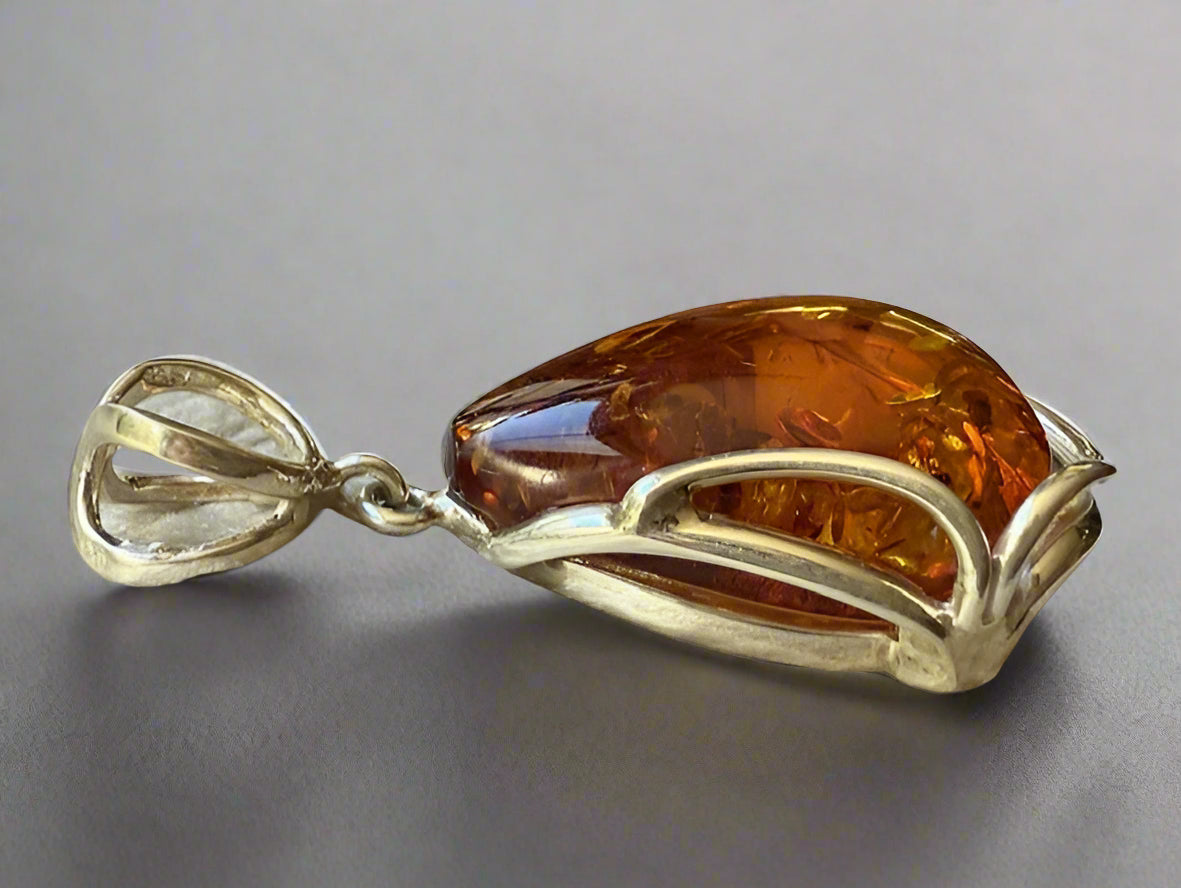 Sterling Silver Amber pendant
