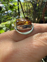 Load image into Gallery viewer, Cognac Amber Unique Ring
