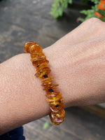 Load image into Gallery viewer, Adjustable Chip Amber Bracelet
