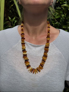 Flowing Amber Chip Necklace