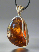 Load image into Gallery viewer, Statement  Amber Stone Pendant
