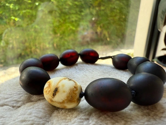 Black Amber & White Earth Bead Men's Bracelet