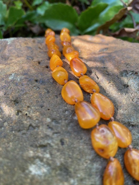Vintage Oval Amber necklace