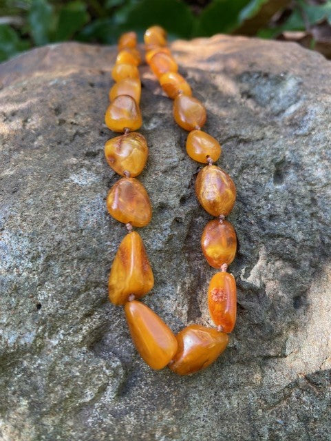 Vintage Oval Amber necklace