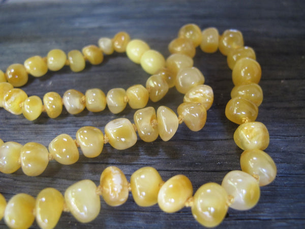 Baltic Amber Baby & Kids necklaces 020 – Butterscotch amber with mixed gems  – Ambre Gems and Jewels