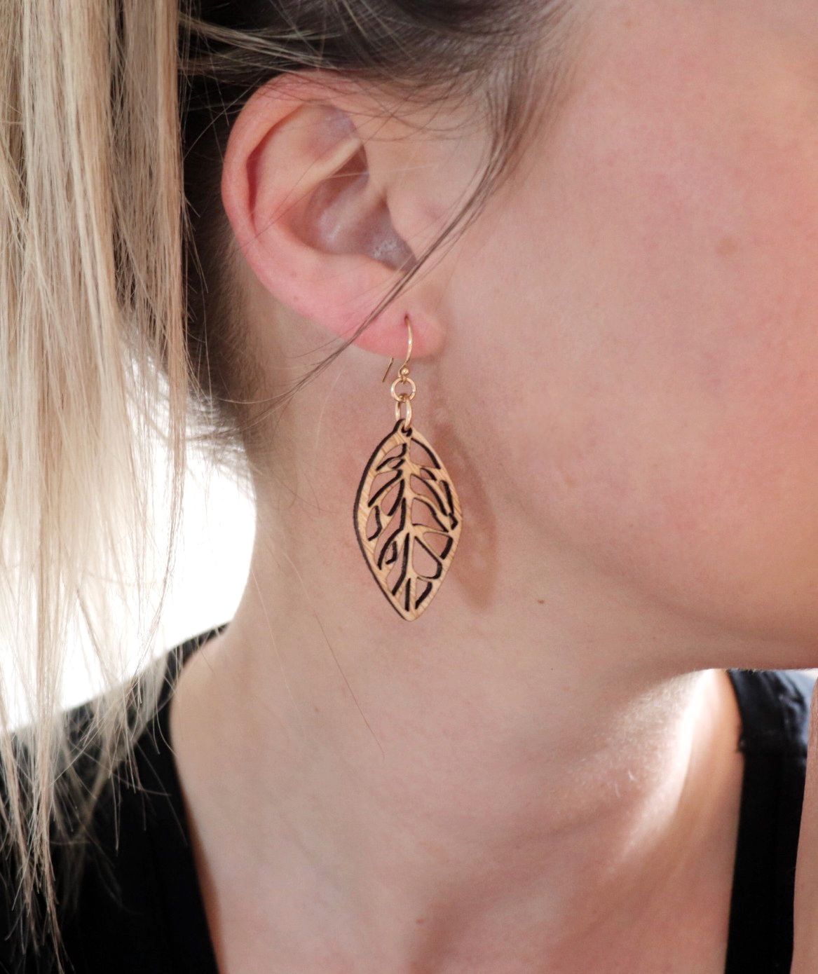 LONG LEAF EARRINGS - Amber House 