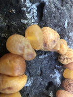 Load image into Gallery viewer, Amber drop bracelet with skin - Amber House 
