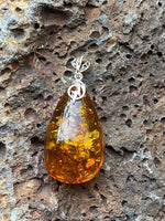 Load image into Gallery viewer, HAND MADE BALTIC AMBER PENDANT - Amber House 
