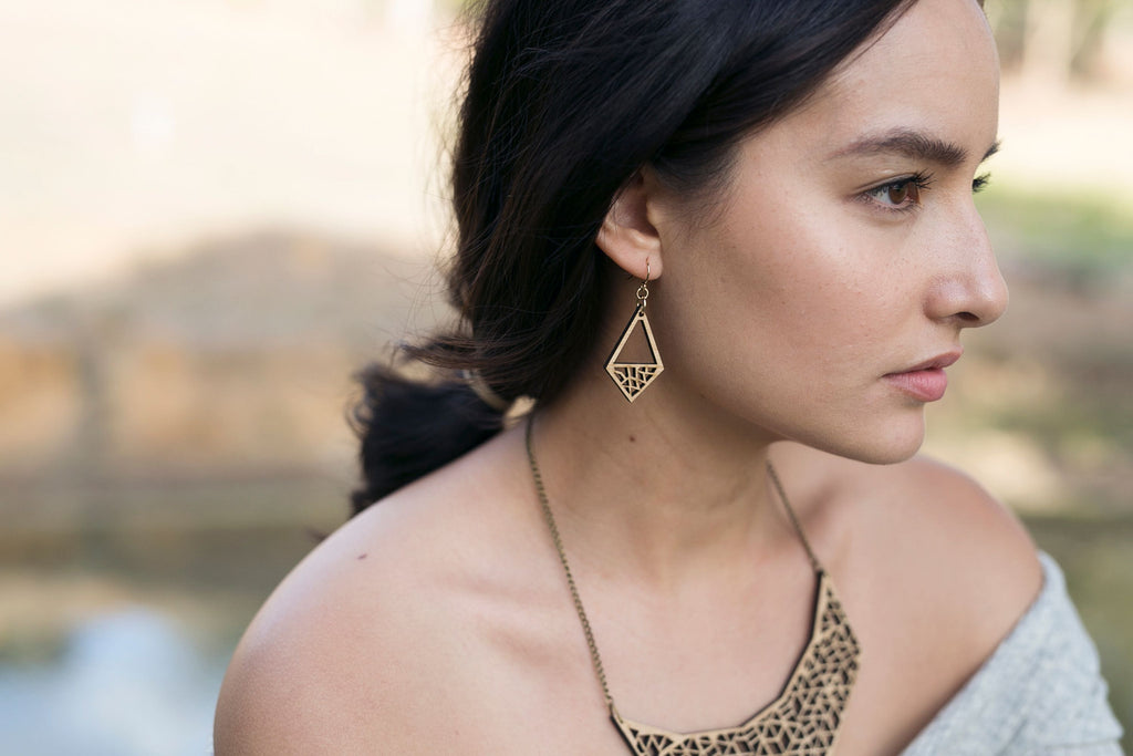 LONG LEAF EARRINGS - Amber House 