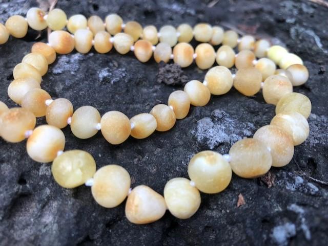 Butter amber necklace hotsell
