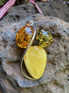 Unique Flower Amber Pendant - Amber House 